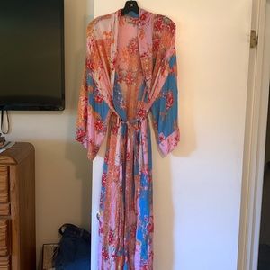 Free People floral robe💐